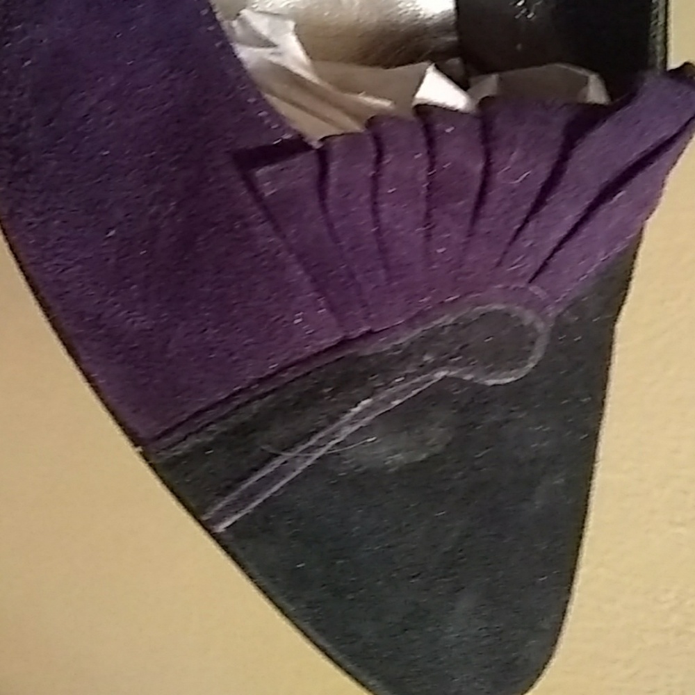 Shoes - Picture 3 of 7
